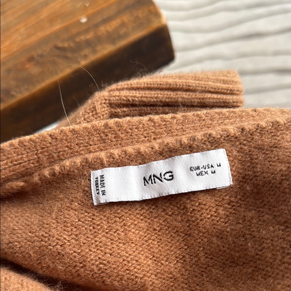 Mango top and sweater - Picture 10 of 16